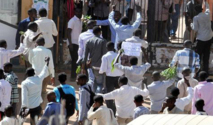 بعد مقتل 4 طلاب مئات السودانيين ينادون ب"الثورة" على نظام البشير