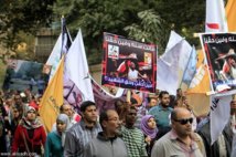 تظاهرات حاشدة لمعارضي مرسي وانصاره والجيش يدعو للقاء وطني الاربعاء