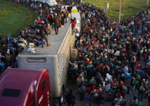 أكثر من ثلاثة آلاف هندوراسي يتجهون نحو الحدود الأمريكية أكثر من ثلاثة آلاف هندوراسي يتجهون نحو الحدود الأمريكية