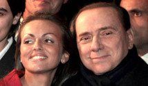 صديقة جديدة في حياة برلسكوني المشهور بنزواته تصغره بنصف قرن