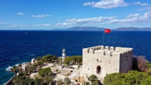 قلعة "غوفيرجين أدا" التركية تسافر بزوارها عبر التاريخ