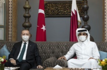أردوغان يزور الدوحة ويلتقي أميرها وسط تهديدات وضغوط 