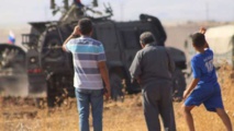 الأهالي يحتجون على دورية روسية وأميركا تعزز قواتها شرق الفرات