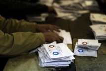 مصر تنتظر نتائج الاستفتاء والمعارضة تتحدث عن تزوير