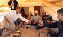 لاجئو الزعتري السوريون يحولون خيمهم الى اكشاك ومقاه تكيفا مع الواقع لاجئو الزعتري السوريون يحولون خيمهم الى اكشاك ومقاه تكيفا مع الواقع