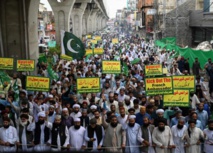 ردود فعل واسعة في دول عربية وإسلامية ضد الإساءات الفرنسية ردود فعل واسعة في دول عربية وإسلامية ضد الإساءات الفرنسية