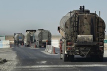 "قسد" تواصل تزويد النظام بالنفط الخام عبر صهاريج"القاطرجي" "قسد" تواصل تزويد النظام بالنفط الخام عبر صهاريج"القاطرجي"