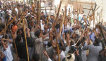الشرطة المصرية تصد محاولة هجوم مسلمين غاضبين على كنيسة قبطية الشرطة المصرية تصد محاولة هجوم مسلمين غاضبين على كنيسة قبطية