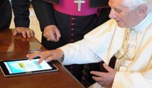 بابا الفاتيكان ينشر أول تغريدة على "تويتر" باللاتينية