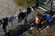 لاجئون بضواحي باريس - مهاجر نيوز لاجئون بضواحي باريس - مهاجر نيوز