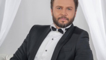 مكسيم خليل فنان من مناصري الثورة السورية