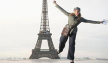 باريس تسمح للنساء رسميا بارتداء البنطلون دون إذن من الشرطة