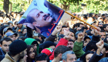 غاز مسيل للدموع في جنازة بلعيد ومناوشات مع الشرطة في العاصمة تونس غاز مسيل للدموع في جنازة بلعيد ومناوشات مع الشرطة في العاصمة تونس