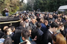 تشييع المخرج حاتم علي وسط دمشق تشييع المخرج حاتم علي وسط دمشق