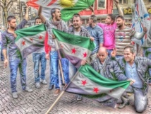 كش ملك يا أصدقاء ...متظاهرون في سوريا ينتقدون "كذبة" مؤتمر روما