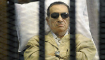 محاكمة مبارك والعادلي و6 مسؤولين أمنيين ستبدأ في نيسان/ابريل المقبل