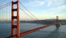 أكبر لوحة ضوئية في العالم لجسر البوابة الذهبية تشع فوق سان فرانسيسكو