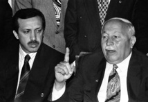 اربكان وتلميذه اردوغان