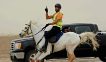 الامارات تشهد أول سباق ليلي لقدرة الخيول العربية بمسافة 120 كيلومتر الامارات تشهد أول سباق ليلي لقدرة الخيول العربية بمسافة 120 كيلومتر