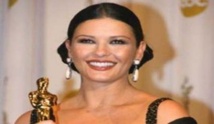 اكتئاب حاد يقود كاثرين زيتا جونز زوجة النجم مايكل دوغلاس إلى مصحة نفسية اكتئاب حاد يقود كاثرين زيتا جونز زوجة النجم مايكل دوغلاس إلى مصحة نفسية