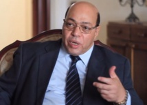 شاكر عبدالحميد