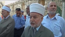 توتر في محيط المسجد الأقصى لليوم الثاني وإسرائيل تعتقل مفتي القدس