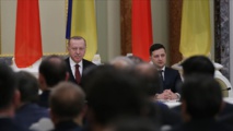 "لوموند": التقارب بين تركيا وأوكرانيا يثير مخاوف الروس من العزلة