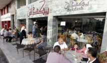 في أجواء تذكر بدمشق القديمة السوريون حملوا همومهم و"بوظتهم " إلى عمان في أجواء تذكر بدمشق القديمة السوريون حملوا همومهم و"بوظتهم " إلى عمان