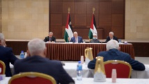  الرئيس الفلسطيني يقرر تأجيل الانتخابات وحماس ترفض قرار تأجيل