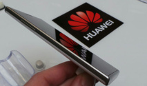 هواوي تنافس سامسونج وآبل بهاتف ذكي هوالأكثر نحافة في العالم