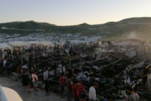 حريق يلتهم 25 خيمة في مخيم غربي إدلب والدفاع المدني يتدخل حريق يلتهم 25 خيمة في مخيم غربي إدلب والدفاع المدني يتدخل