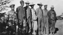 بين 1904 و1908 قُتل عشرات الآلاف من أبناء شعبي هيريرو وناما في مذابح ارتكبها مستوطنون ألمان واعتبرها العديد من المؤرّخين أول إبادة جماعية في القرن العشرين بين 1904 و1908 قُتل عشرات الآلاف من أبناء شعبي هيريرو وناما في مذابح ارتكبها مستوطنون ألمان واعتبرها العديد من المؤرّخين أول إبادة جماعية في القرن العشرين