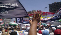 غير بعيد عن قصر الرئاسة الاسلاميون يتظاهرون في القاهرة تحت رقابة الجيش غير بعيد عن قصر الرئاسة الاسلاميون يتظاهرون في القاهرة تحت رقابة الجيش