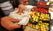الصراع المستمر لأكثر من عامين ونصف أعدم القدرة الشرائية للسوريين الصراع المستمر لأكثر من عامين ونصف أعدم القدرة الشرائية للسوريين