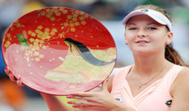 نجمة كرة المضرب البولندية "رادفانسكا" تدافع عن صورتها العارية التي أثارت جدلاً