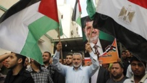 القضاء المصري يجدد حبس مرسي 15 يوما بتهمة "التخابر" مع حركة حماس  