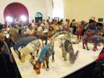 معرض مجسمات لمهرجان "كرافان" المصري يظهر "الحمار" كرمز للسلام والمحبة