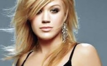 كيلي كلاركسون ليس لديها وقت لحفل زفاف كبير كيلي كلاركسون ليس لديها وقت لحفل زفاف كبير