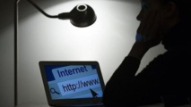 بريطانيا تدير قاعدة سرية لمراقبة الانترنت في الشرق الاوسط