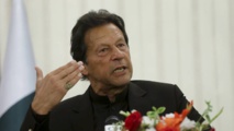 خان يقول إنه سيُجري استفتاءً آخر يمنح الكشميريين الحق في تقرير ما إذا كانوا سيعيشون مع الباكستانيين أو الاستقلال ايه - ايه خان يقول إنه سيُجري استفتاءً آخر يمنح الكشميريين الحق في تقرير ما إذا كانوا سيعيشون مع الباكستانيين أو الاستقلال ايه - ايه