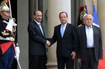 الجربا يطالب من باريس بعمل عسكري غربي 