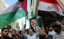 قطاع غزة تثقله القيود ويجد نفسه في صلب الأزمة المصرية الداخلية