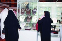 عطورمصنعة من الذهب والمعادن النفيسة  في أسواق الخليج   