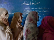 جامعة باكستانية تطبق قانونا خاصا بالزي لتعزيز" ثقافة الاحتشام"