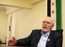 الاخوان يرفضون أي حل سياسي قبل رحيل الأسد والحر يرفض المبادرة الروسية 