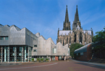 متحف كولونيا يستكشف دور بقع المداد في الإبداع الفني