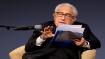 كيسنجر يدعو للتأمل يأسباب فشل أمريكا في أفغانستان
