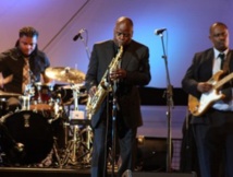 عازف الساكسوفون الأمريكي "ماسيو باركر" يجدد موسيقى "الفنك "