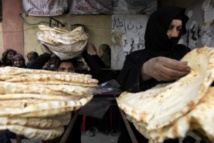 النظام السوري يمهد لرفع الدعم عن الخبز والمواد التموينية النظام السوري يمهد لرفع الدعم عن الخبز والمواد التموينية