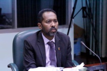 الوزير خالد عمر يوسف